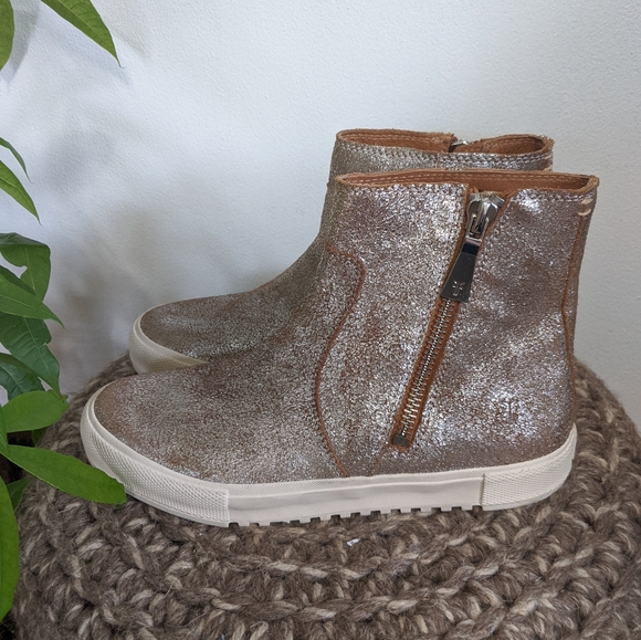 Frye Gia Lug Zip Bootie Silver Multi 9.5 - Picture 3 of 8